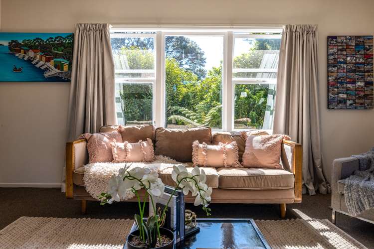 116 Queens Drive Oneroa_5