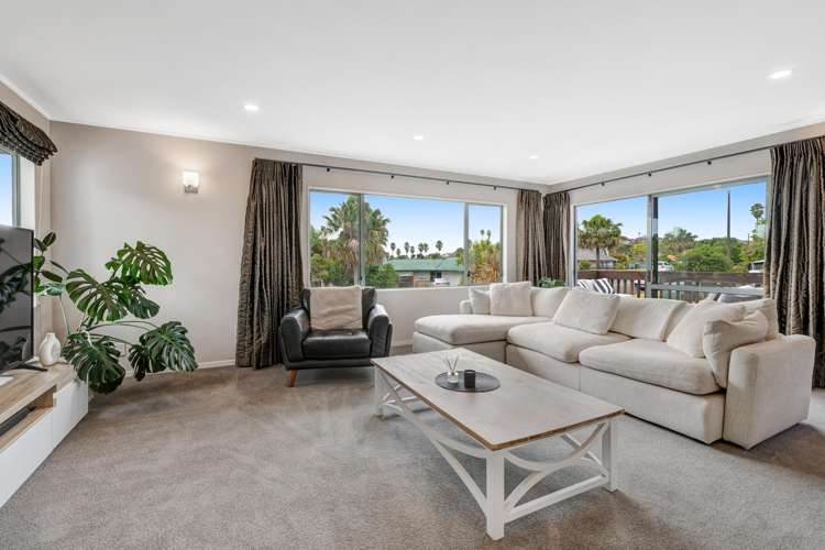 24 Goldfinch Rise Unsworth Heights_2