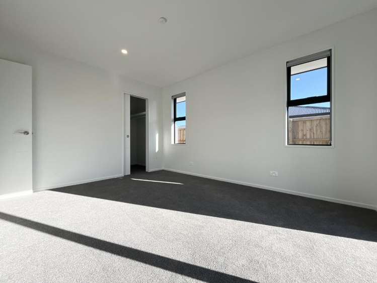 15 Silvergrass Way 11103_13