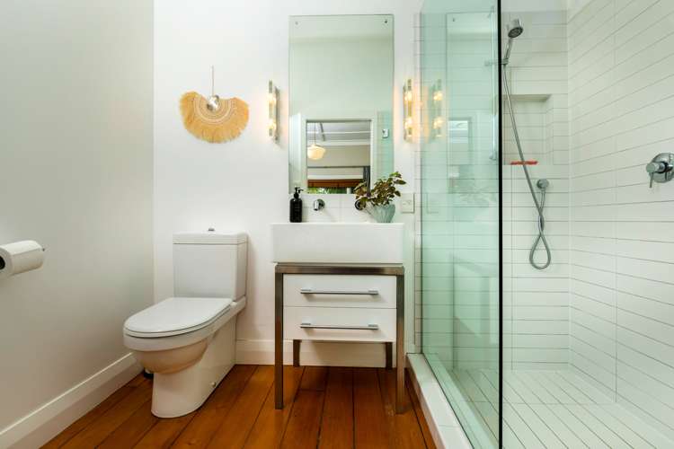 12 Ascot Avenue Narrow Neck_12