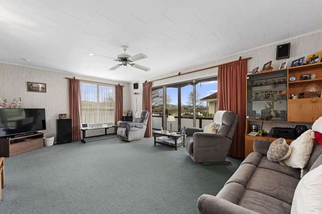 176 California Drive Totara Park_1