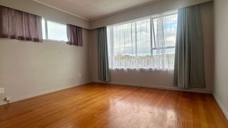19 Helleur Road Massey_6