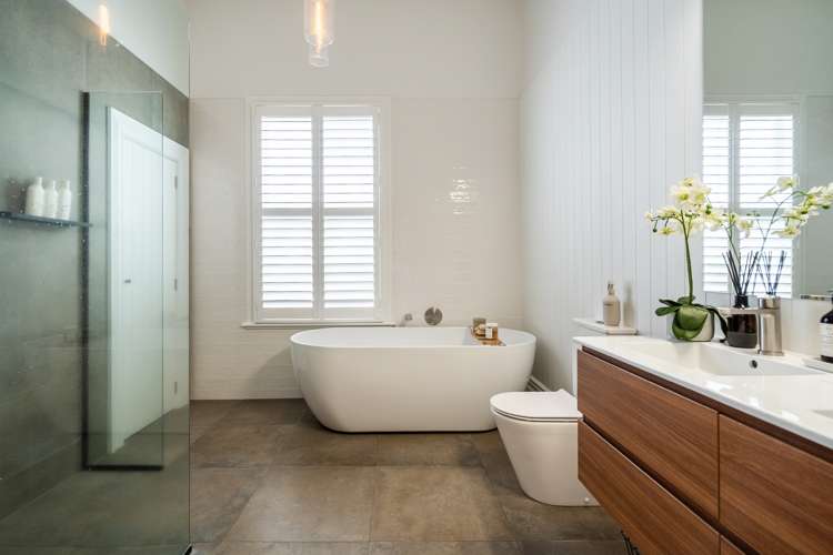 6 Shoal Bay Road Devonport_21