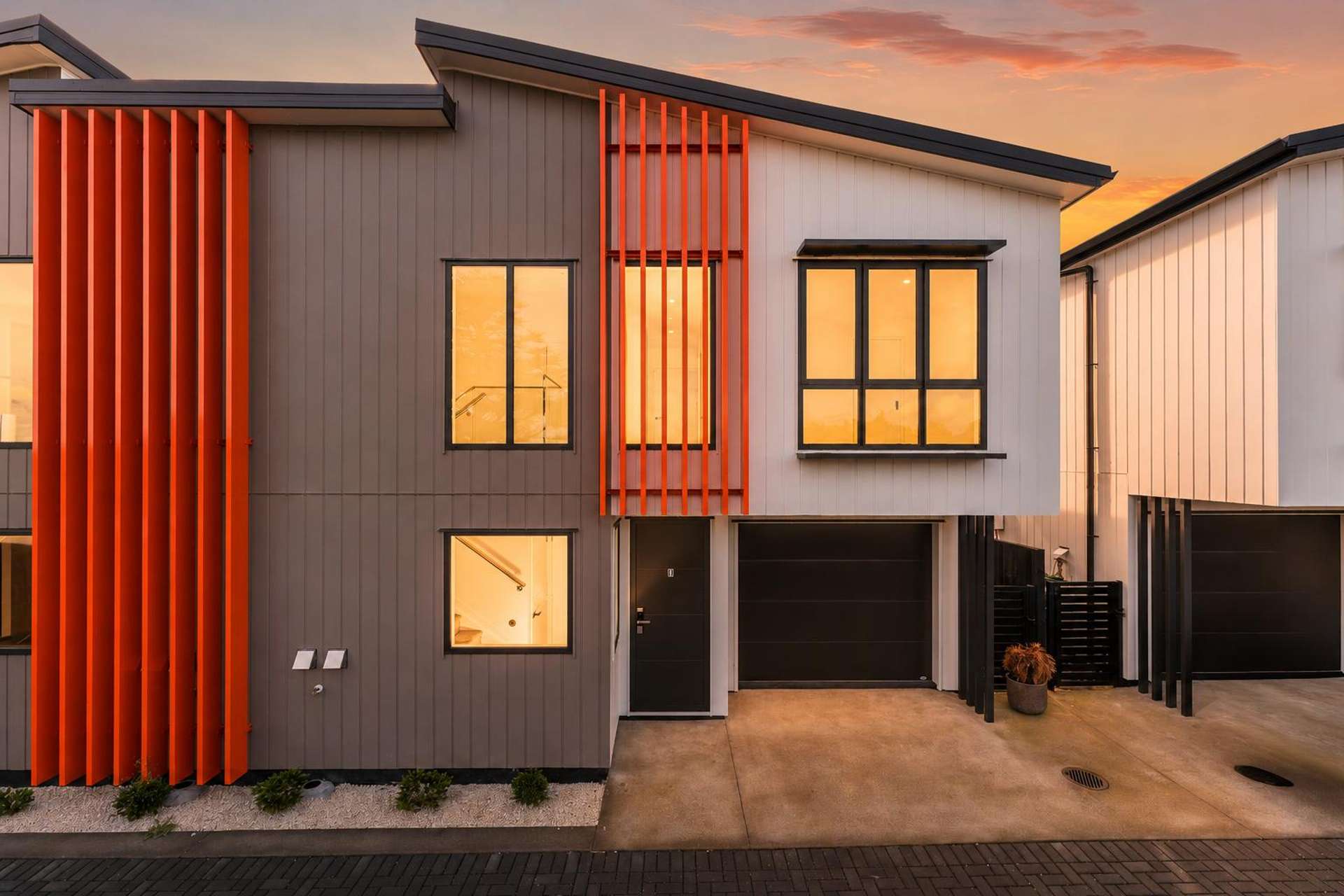 8D Rowan Terrace Te Atatu South_0