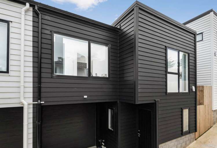 8B Hobart Crescent Wattle Downs_11