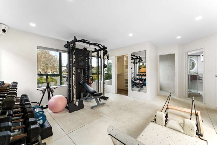 8 Vinograd Drive Te Atatu Peninsula_19