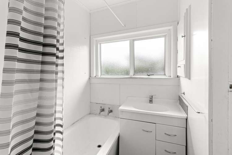 74 Gover Street New Plymouth Central_17