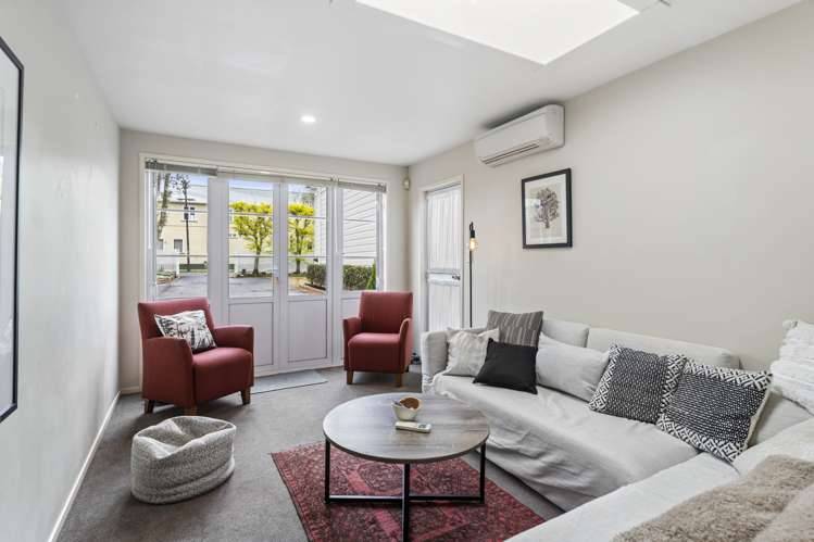 72 The Drive Epsom_21