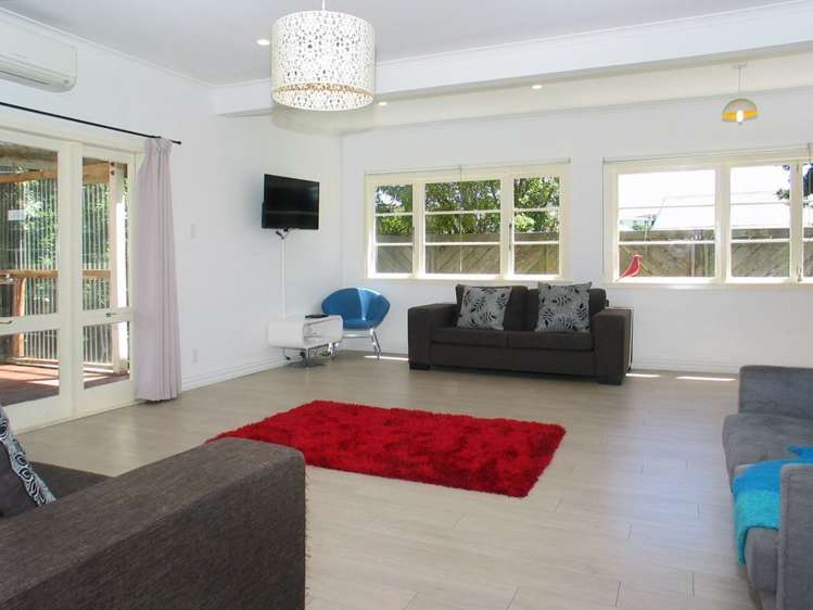 10 Richard Street Titahi Bay_4