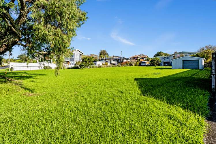 22 Woodward Avenue Mangere Bridge_5