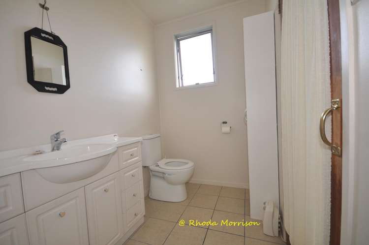 8 Heaths Way Paparoa_11