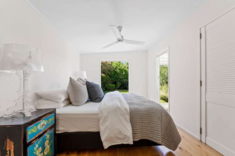 6 Young Street Mahurangi East_11