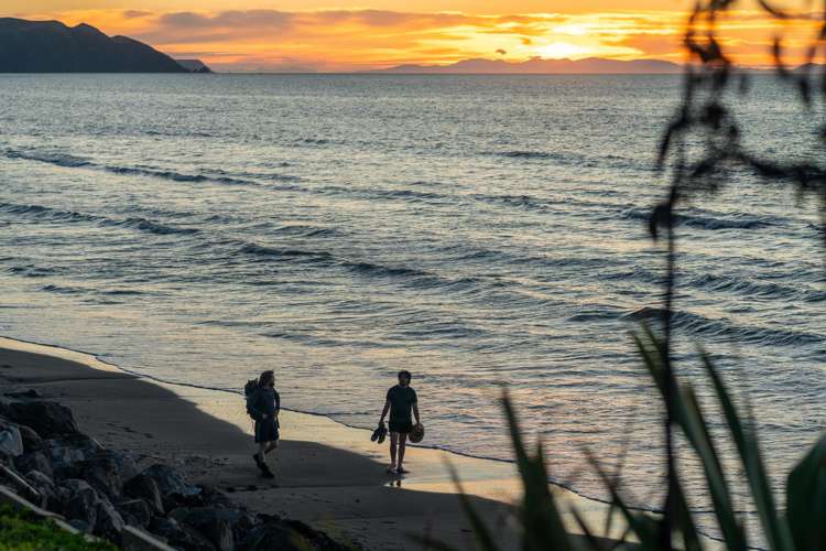 5/27 Beach Road Paekakariki_8