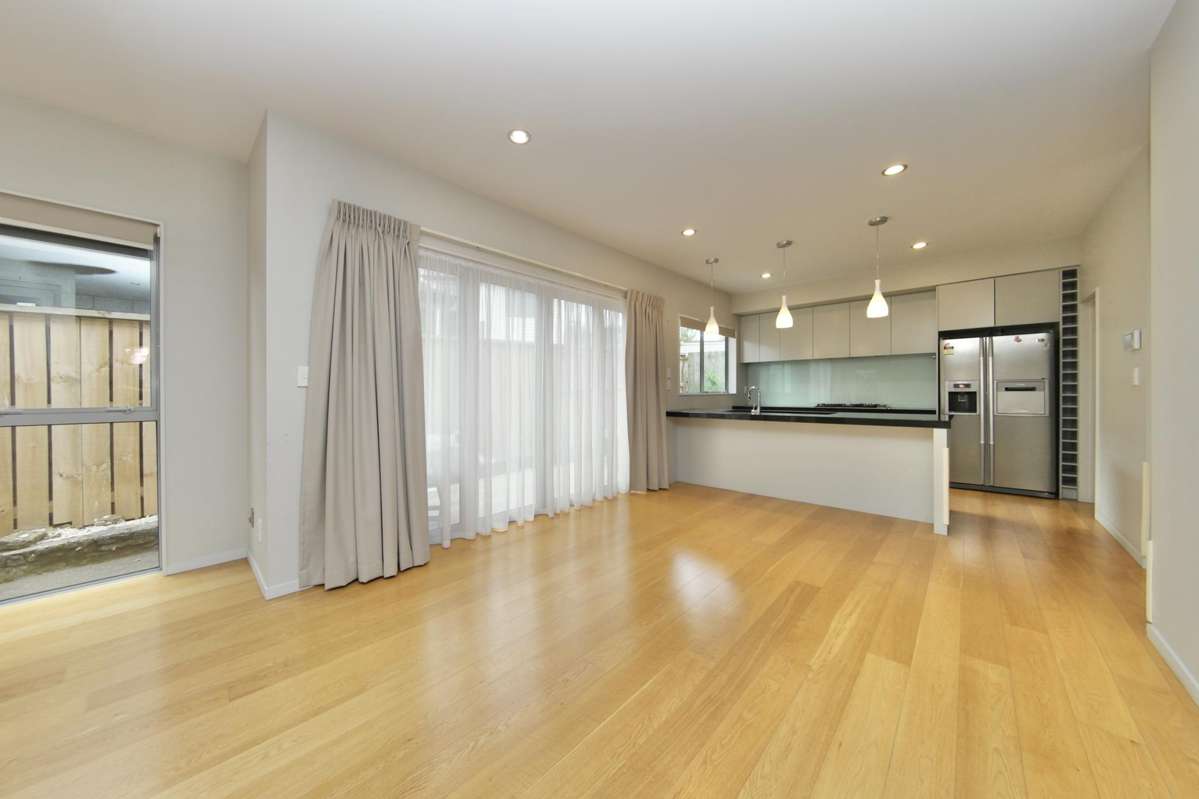 Large family living close to amenities 2