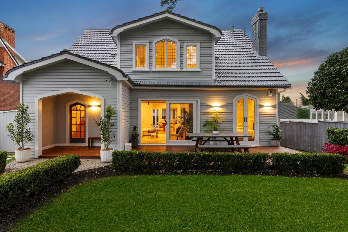 205 Hurstmere Road_0