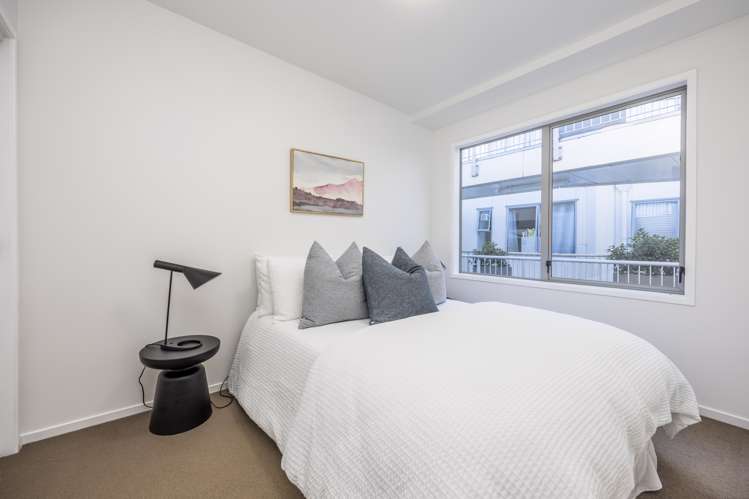 302/10 Flower Street Eden Terrace_7