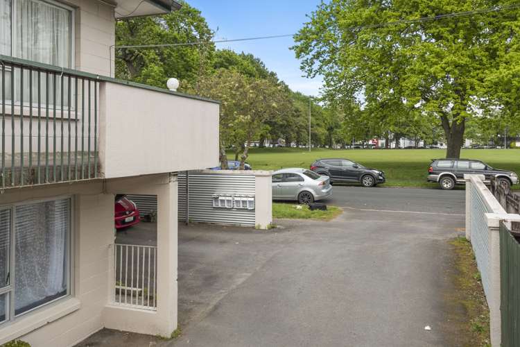 1/122 Firth Street Hamilton East_8