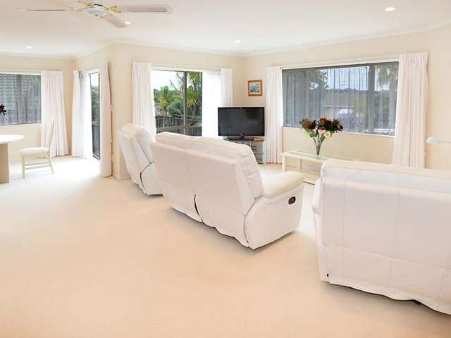 22 Kath Hopper Drive Orewa_3