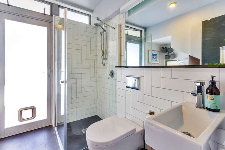 14a Holiday Road Stanmore Bay_15