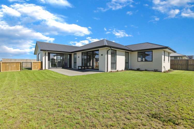 2 Orwell Way Elgin_34