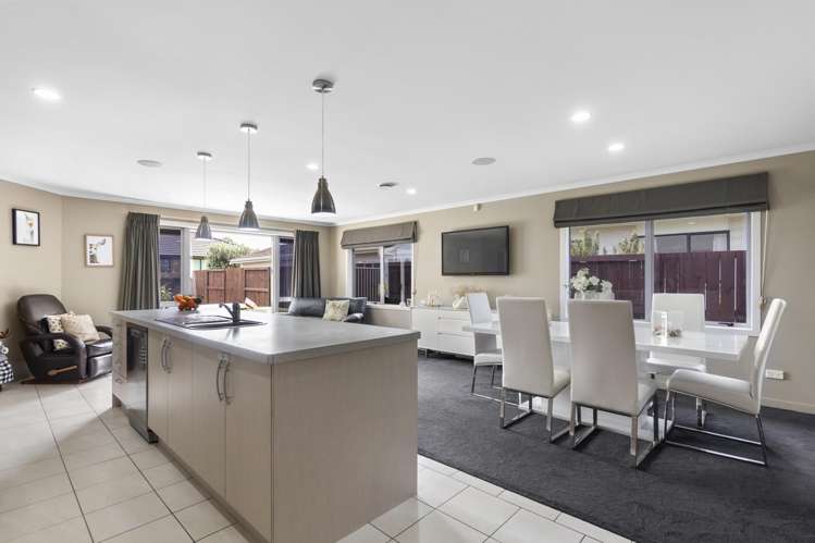 17 Farleigh Close Huntington_8