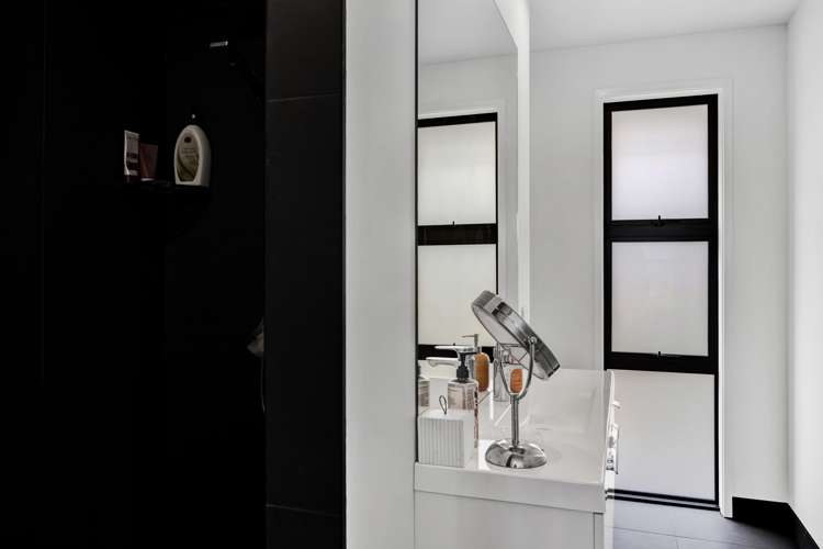 8a Jules Crescent Bell Block_20