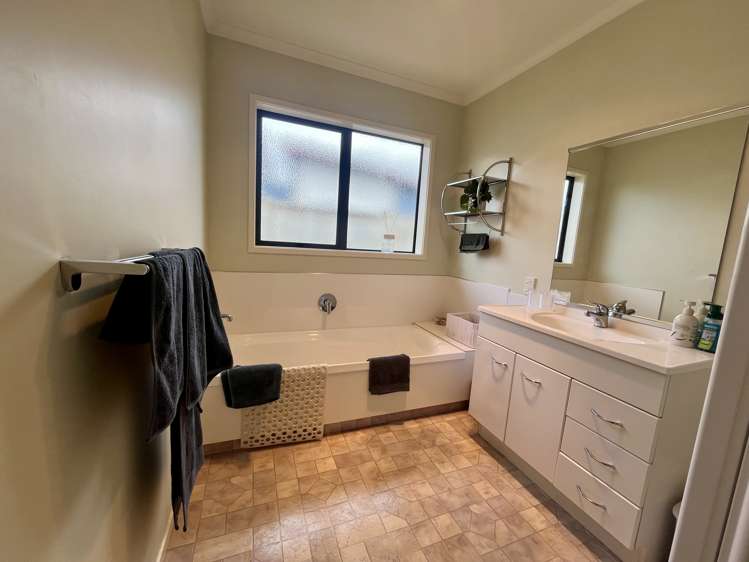 35 Edgewater Grove Whakatane_16