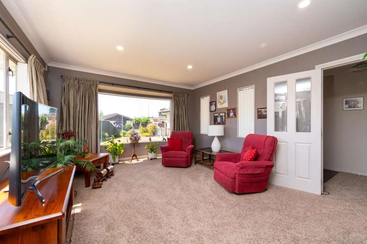 16 Delta Mews Place Clive_5