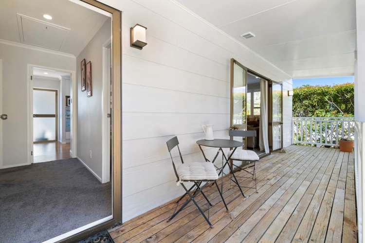 1/7 Athena Drive Totara Vale_5