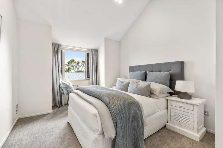 39 Williamson Avenue Belmont_17