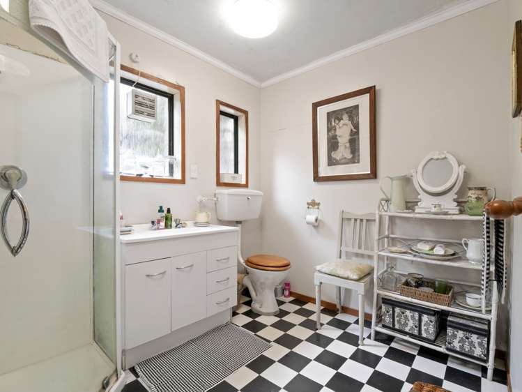 27 Kelvin Road North East Valley_17