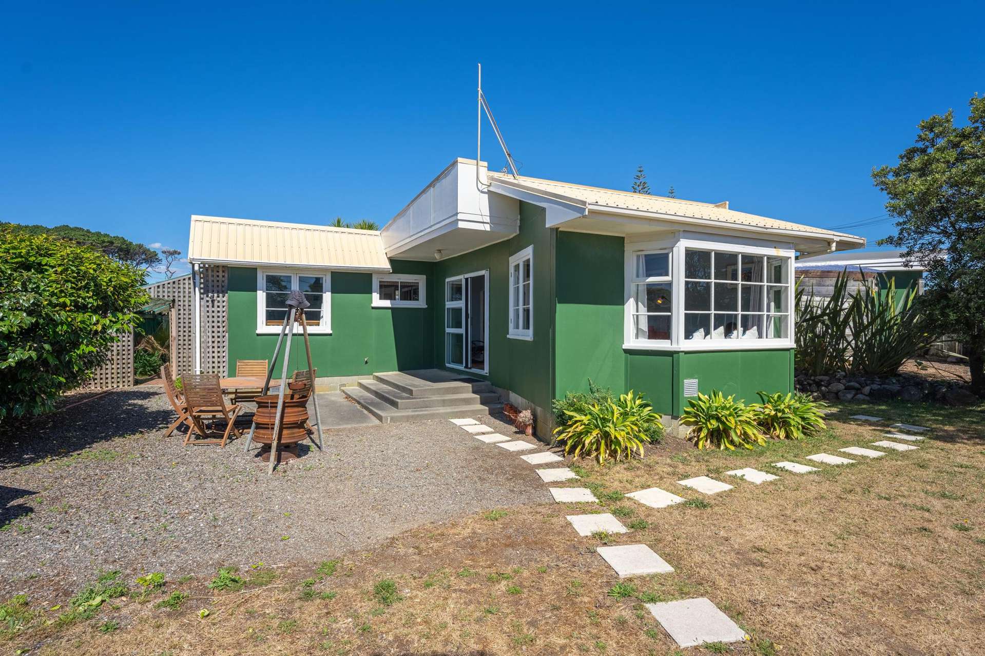 6 Rangiuru Road Otaki Beach_0