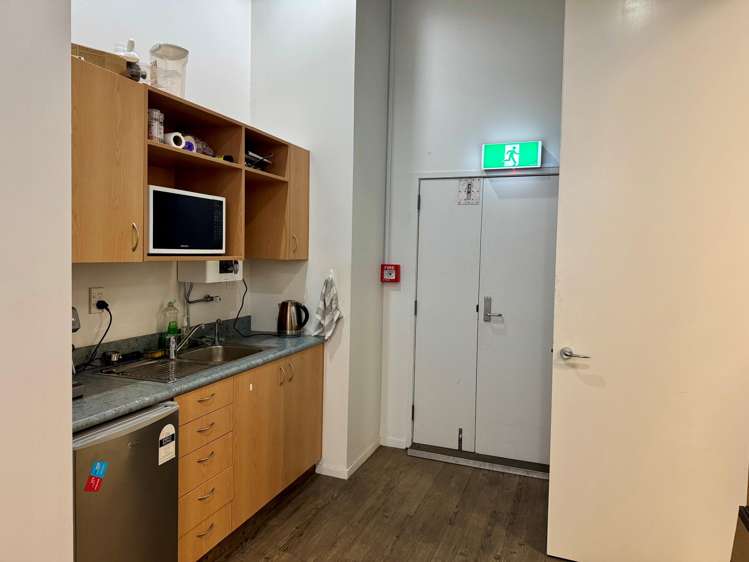 711 Victoria Street Hamilton Central_5