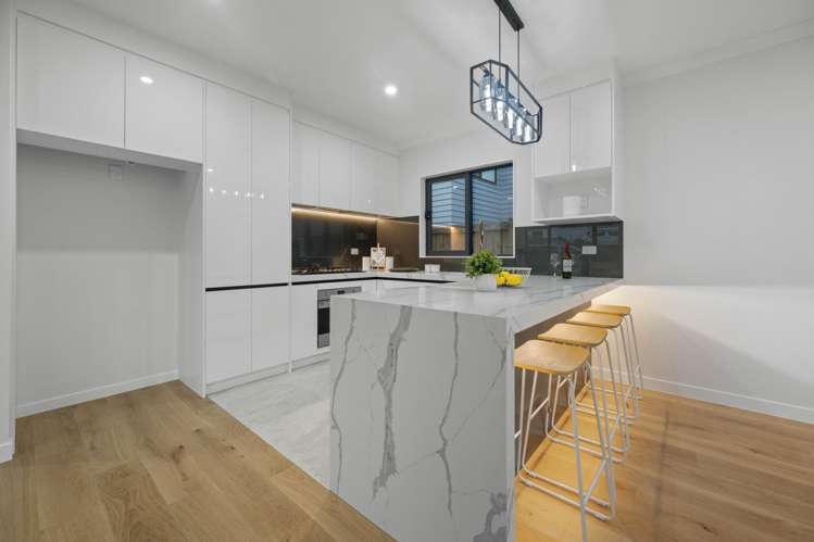 8 Rathfarnham Road Flat Bush_20