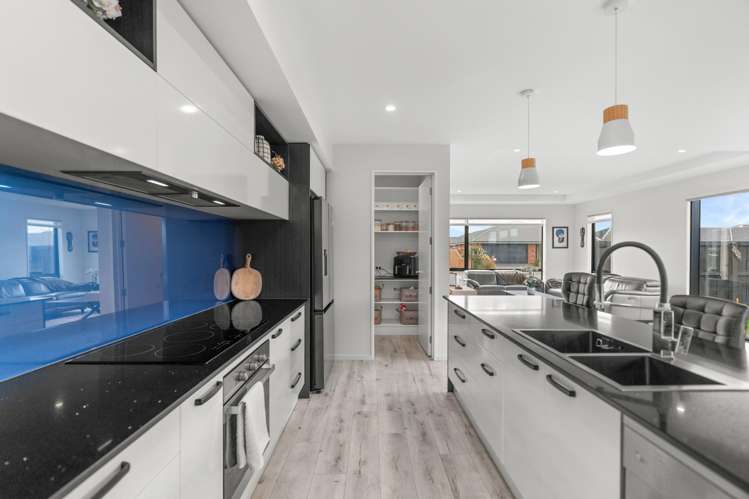 8 Eastonfield Drive_2