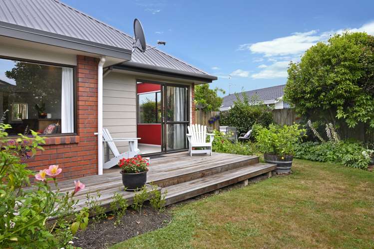 21 Farnham Drive Richmond_19