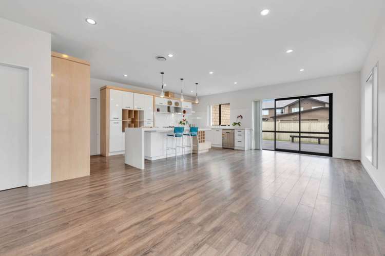 37 Rosewell Crescent Flat Bush_6