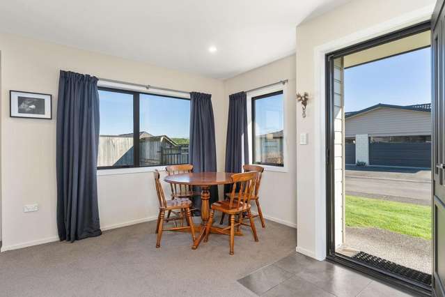 7 Ashmore Park Road Carterton_2
