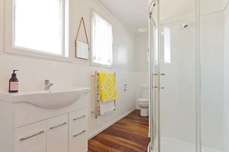 22 Kirrie Avenue Te Atatu South_9