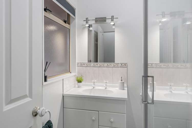 19 Te Urunga Place Acacia Bay_30