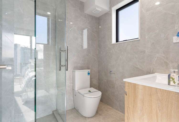 8/61 Clayburn Road Glen Eden_13