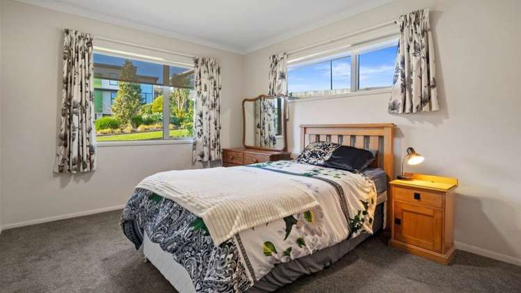 8 Utopia Park Heights Welcome Bay_13