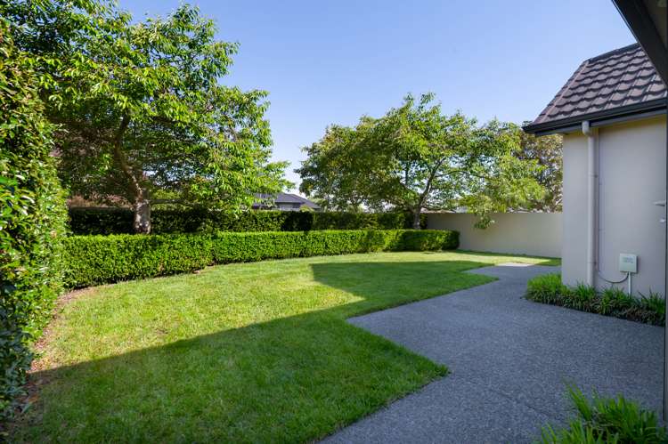 75 Huntington Drive Huntington_13