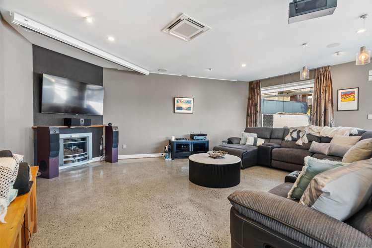 14 Dundas Road Riverside_18