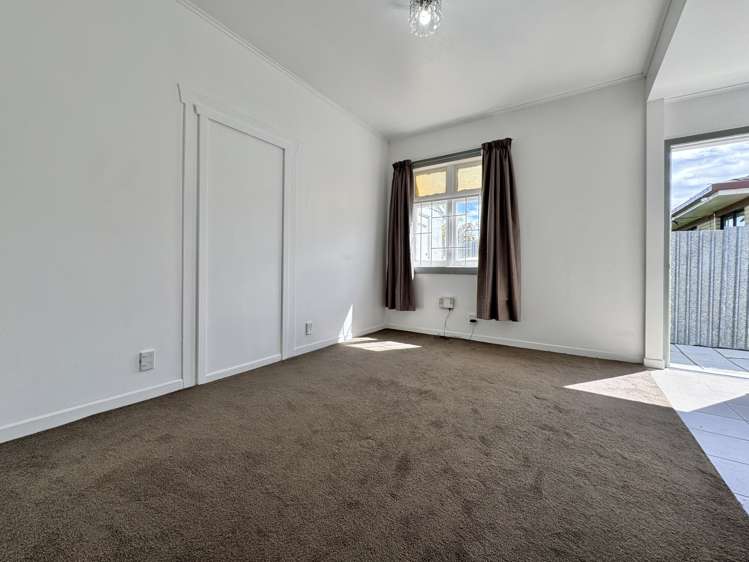 3157 Great North Road New Lynn_28