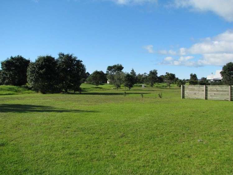 111 The Fairway Matarangi_0