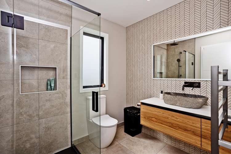 22 Glenda Place Seaward Bush_13