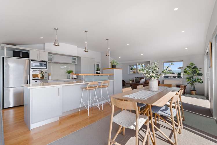 6 Acacia Place Matua_11