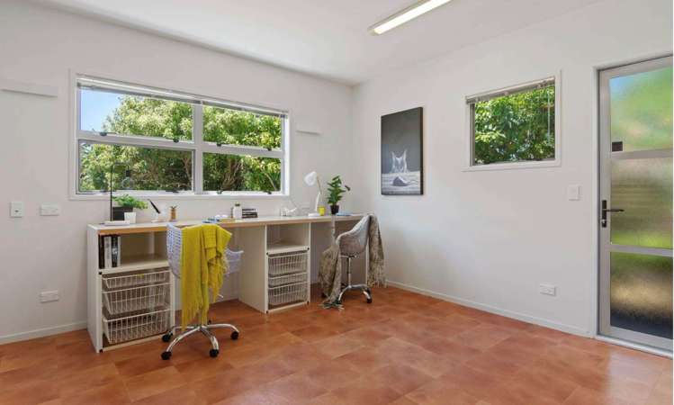 33 Oak Manor Drive Albany_18