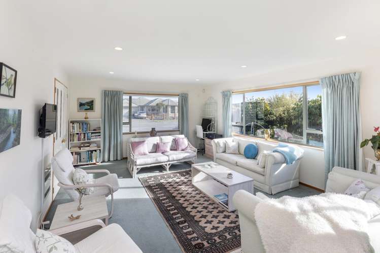 1/14 Aston Drive Waimairi Beach_9